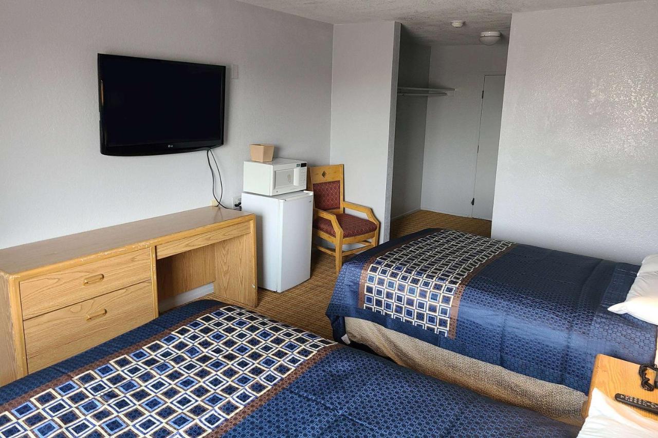 Travelodge By Wyndham Стоктон Экстерьер фото